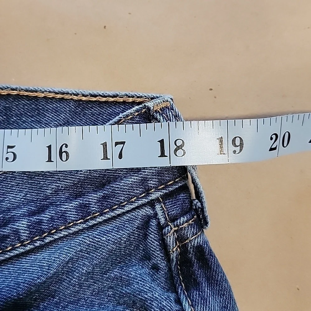 Levi's 505 Regular Fit Size 38x30 Medium Wash Blue Jeans, EUC